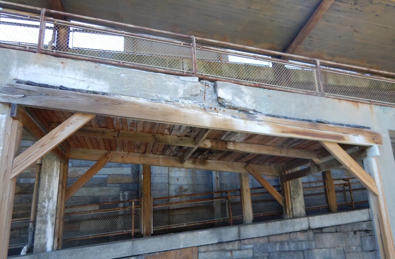 The ramp structures at Winchester Station are deteriorating and require demolition (January 2021).
