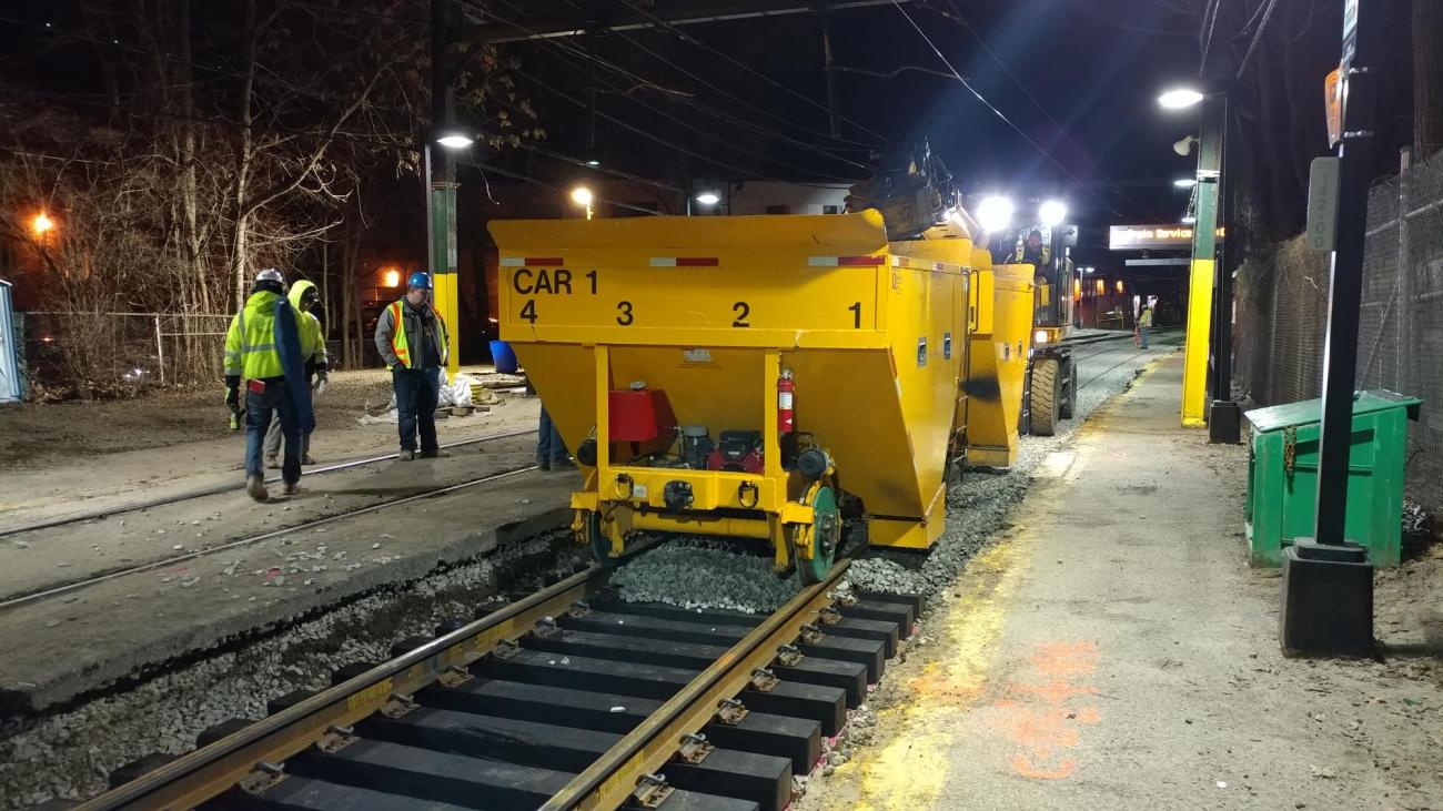Overnight work to replace ballast at Beaconsfield (March 2019)